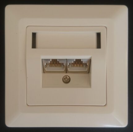 AMP, Dual Shielded Outlet Cat.5e